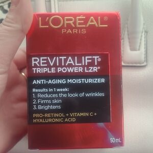 L'Oreal Revitalift Anti-Aging Moisturizer
